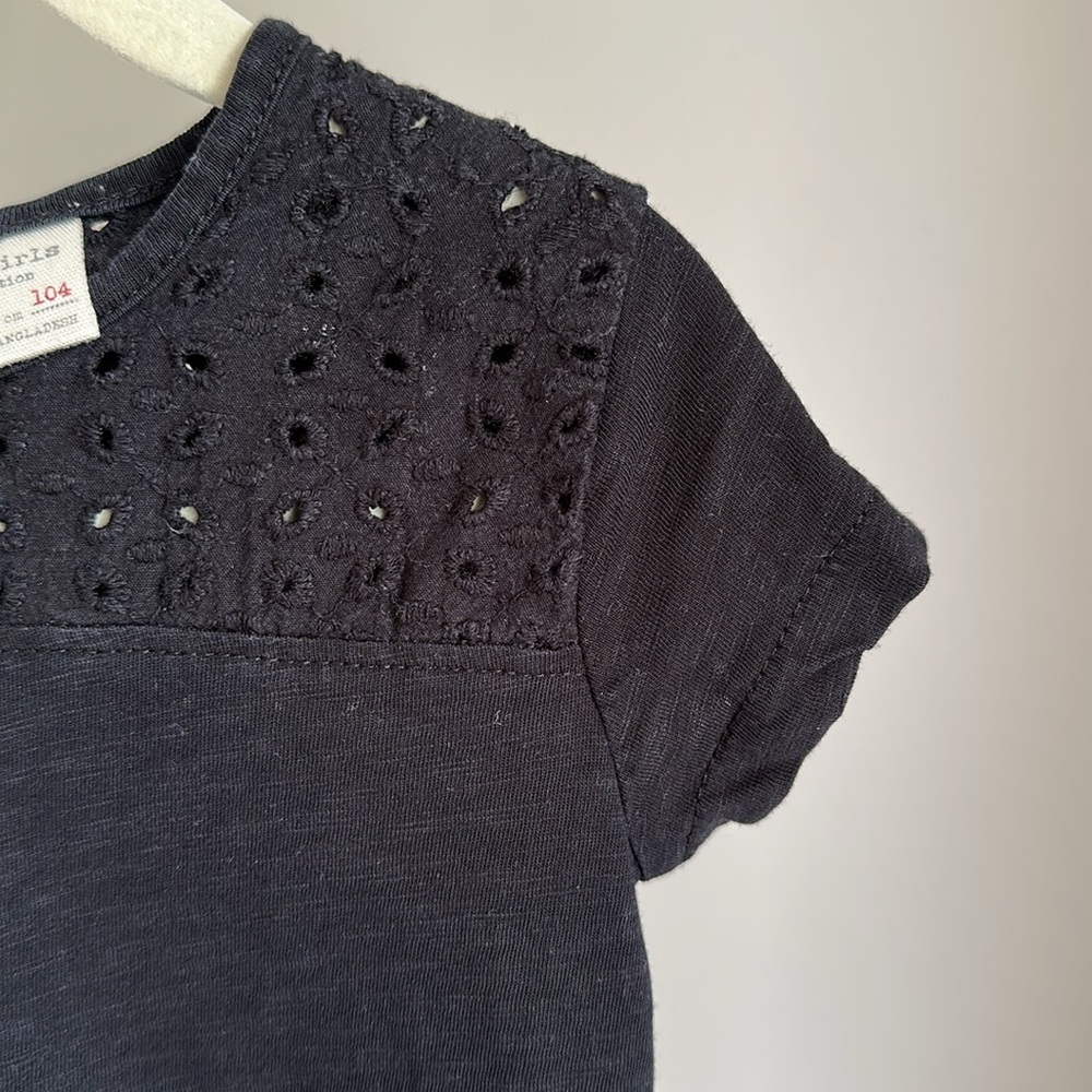 Zara Short Sleeve Eyelet Top Size 4 - Picture 5 of 8
